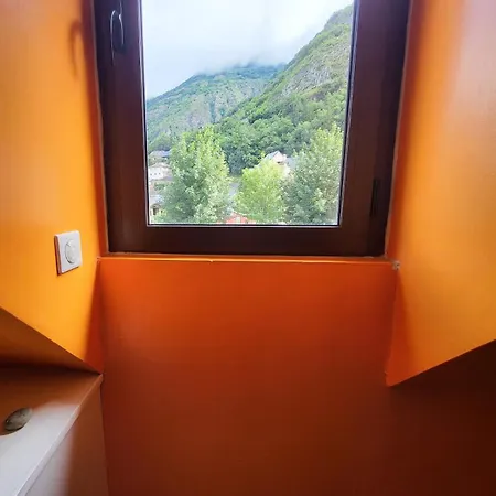 Maison Village 4 Chambres, Vue Montagne Et Acces Direct Au Gave! * Gèdre