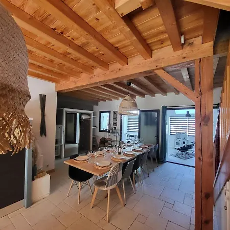 Nyaraló Maison Village 4 Chambres, Vue Montagne Et Acces Direct Au Gave! Gèdre